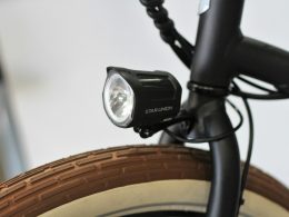 schwarzes-fahrradlicht-pwrLNxelrGU